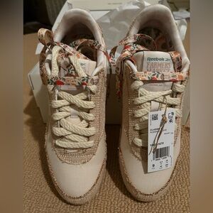 NWT Reebok Classic AZ Women's Running Shoes, Farmers Market - Womens size 9